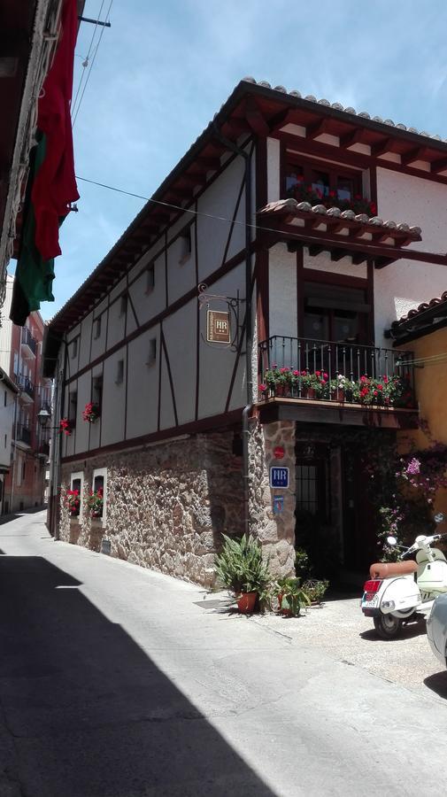 Hostal Rural Luna Y Hostal Rural Lunaposada Candeleda Exterior foto